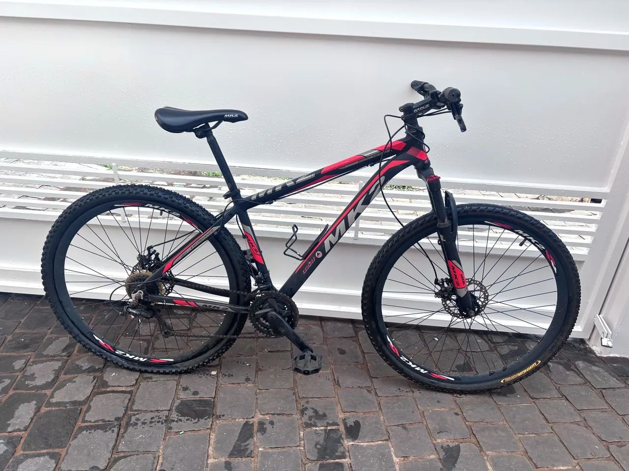 Bicicleta Aro 29 MK2 Alumínio + 2 Capacetes High One com LED