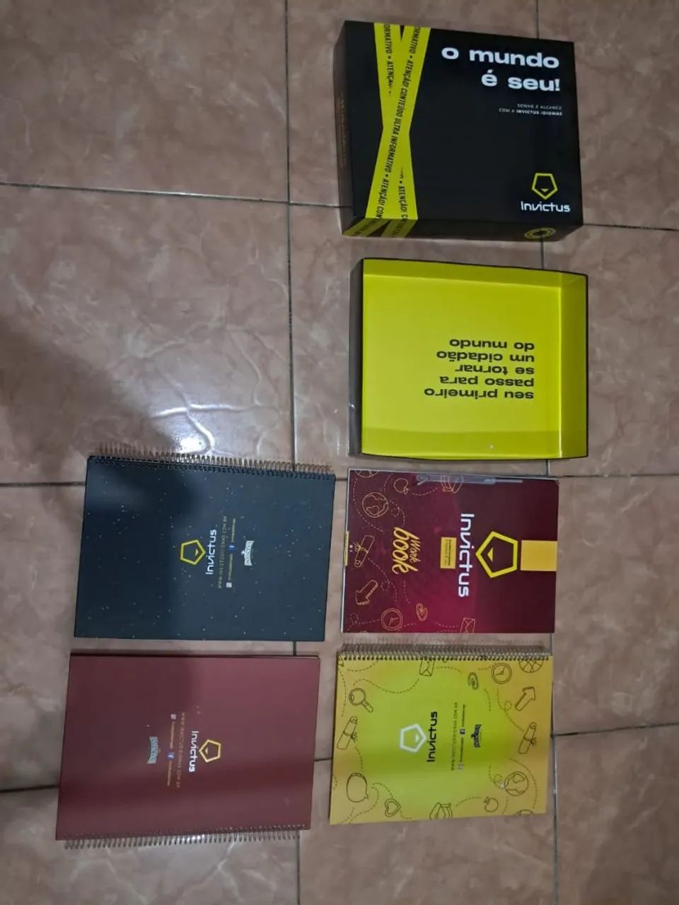 LIVROS DE INGLÊS INVICTUS FORTALEZA  - Foto 2