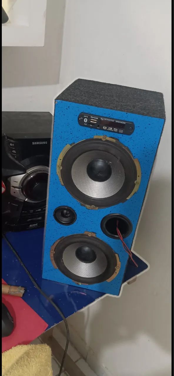 Som com 2 auto falantes de 200w cada  - Foto 2