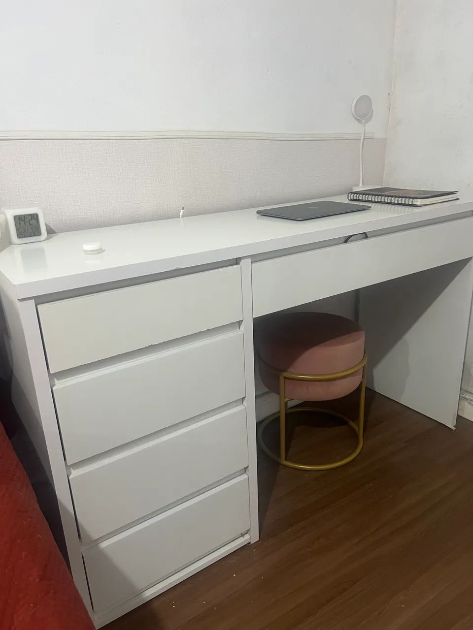 Escrivaninha branca 