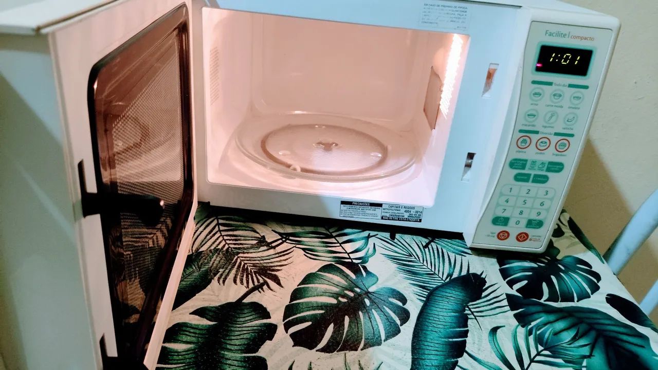 Microondas Consul 20 litros funcionando  - Foto 2