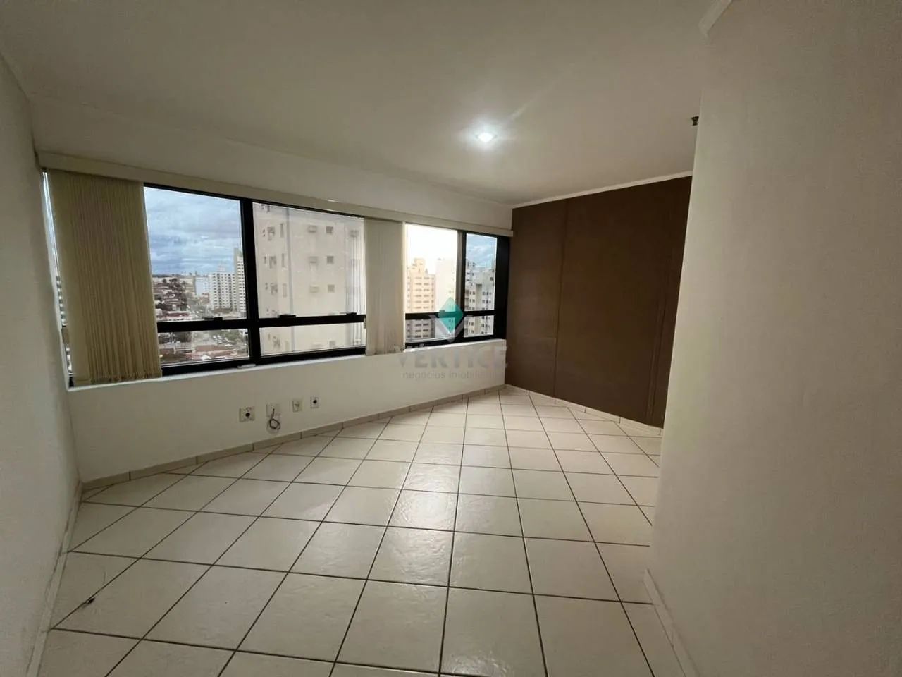 Sala para venda no Condomínio Edifício Imperial Work Center
