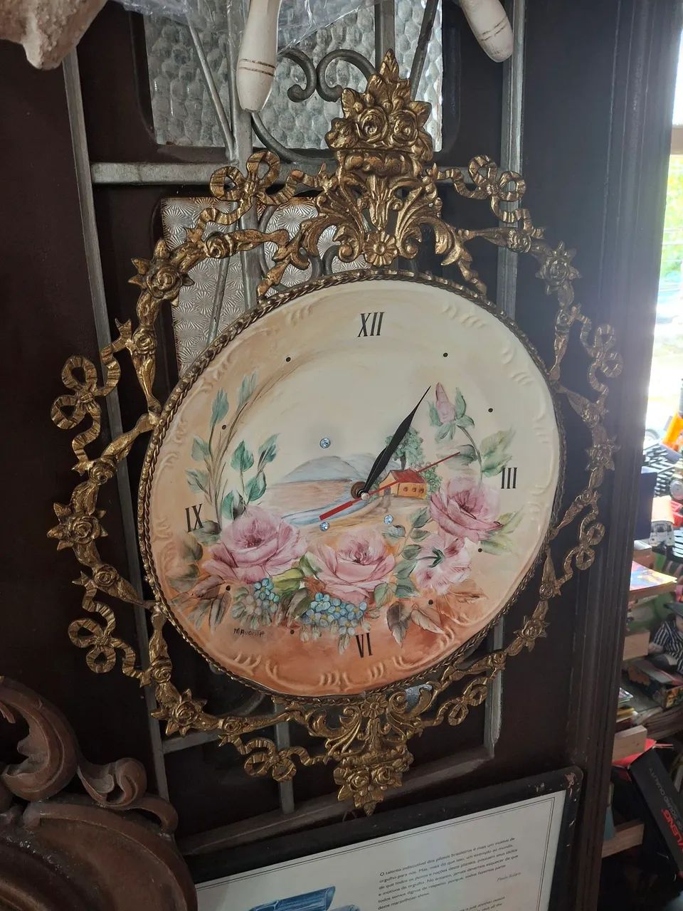 Relógio antigo pintadado