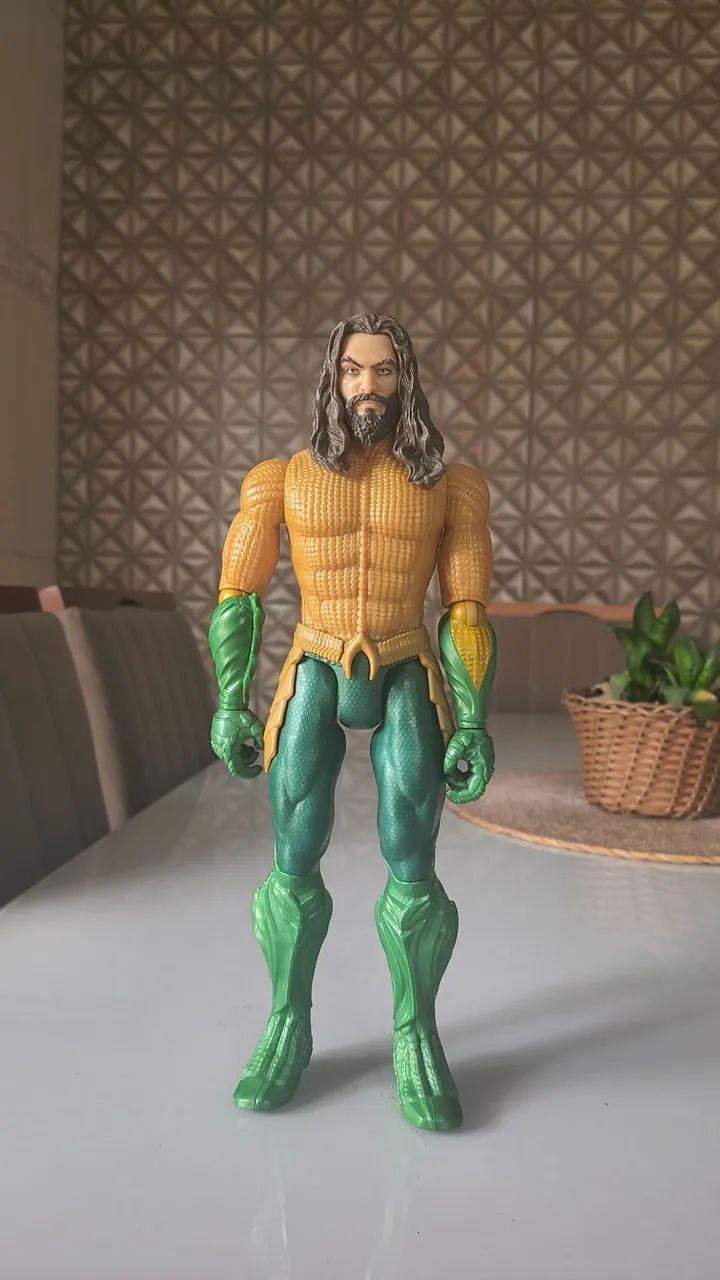 AQUAMEN BONECO