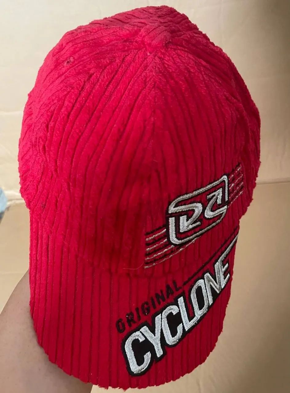 Boné Cyclone Veludo vermelho Original  - Foto 3