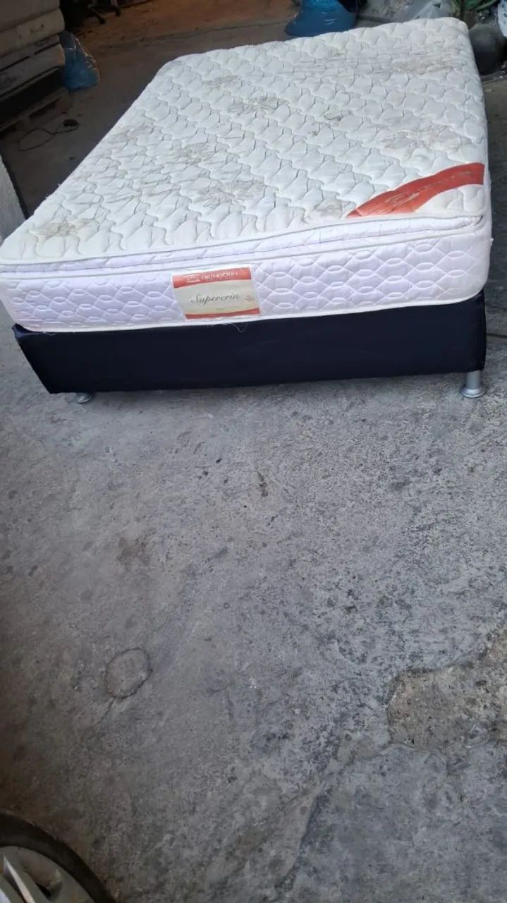 Cama com colchão 