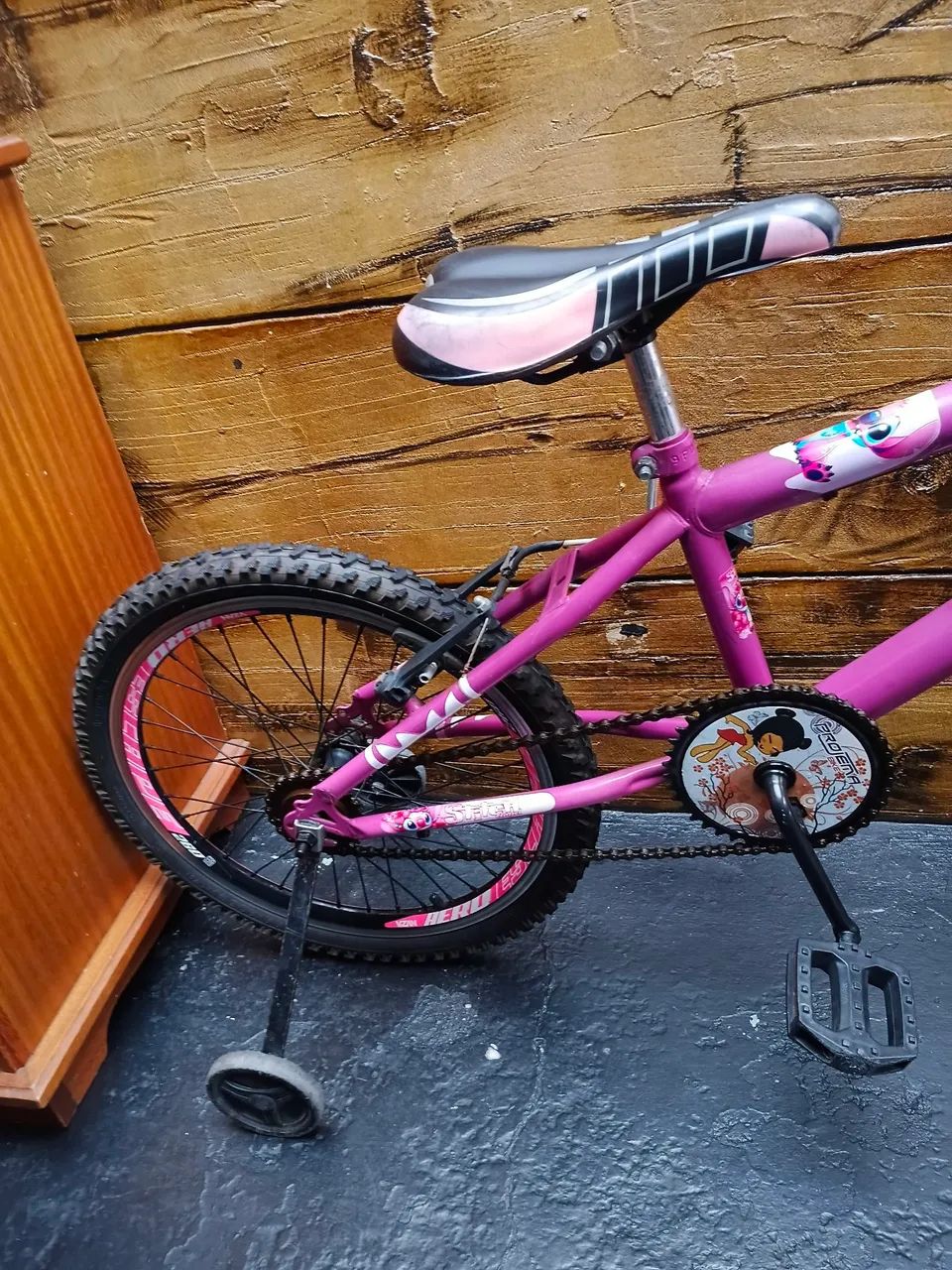 Bicicleta aro 20" personagem Stitch,  usada. - Foto 5