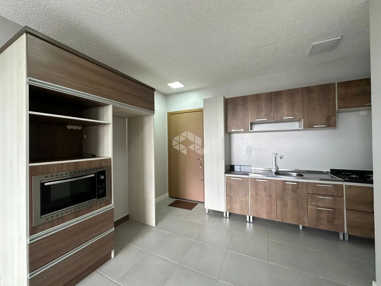 Apartamento semi-mobiliádo próximo ao centro - Foto 2