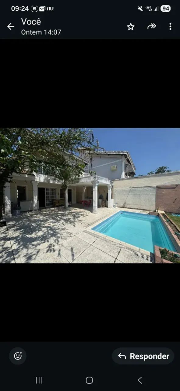 Casa duplex em Condomínio