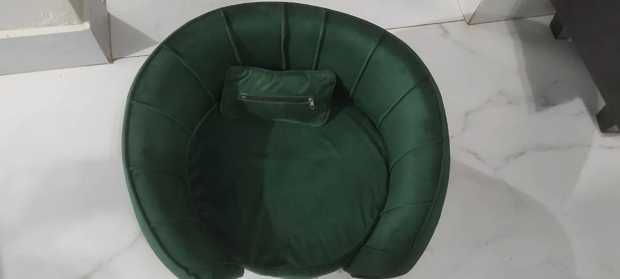 Selling two pet armchairs, BRL 200.00 each.65704309689857124