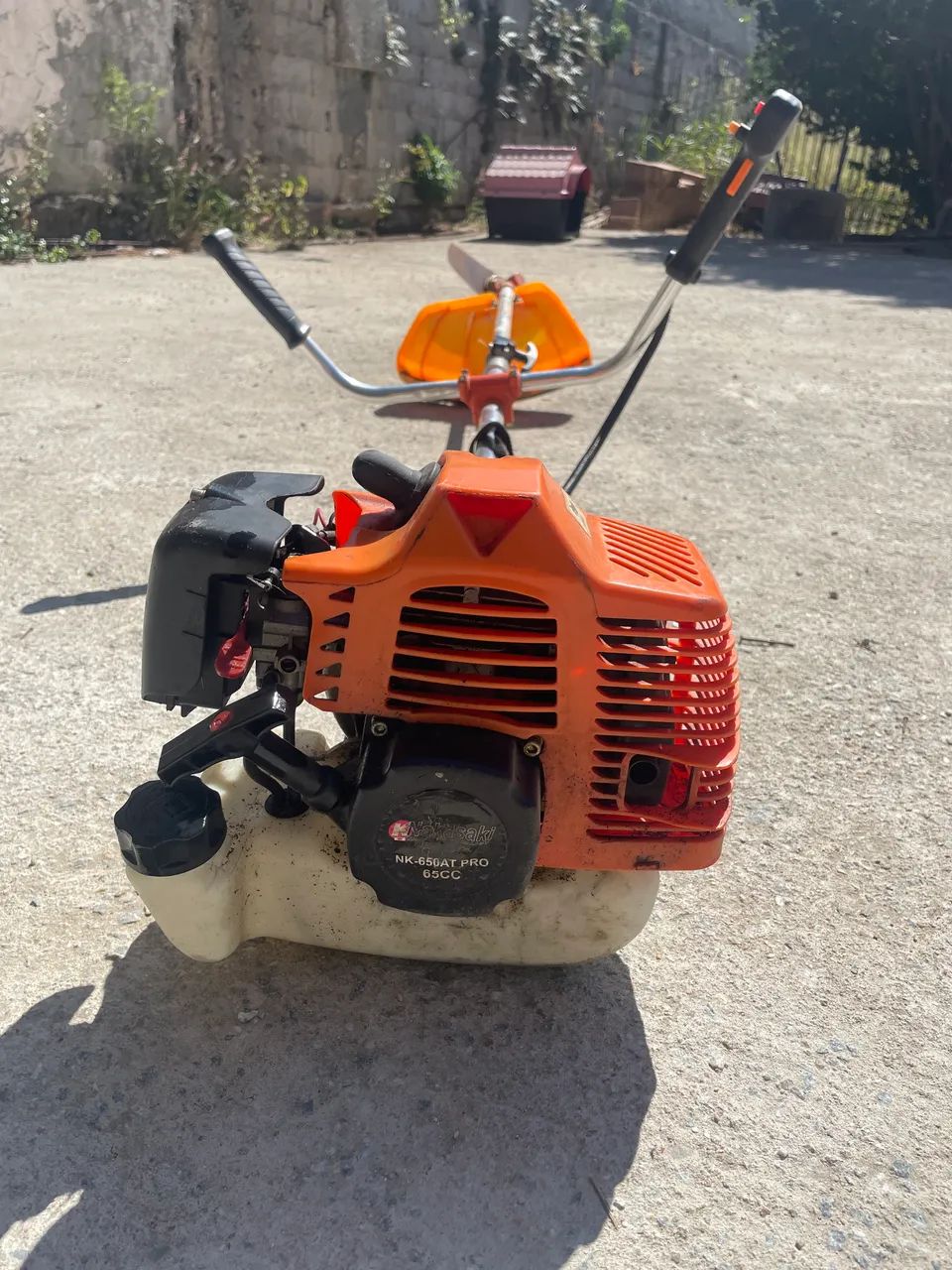 Roçadeira a Gasolina Nakasaki NK-650AT PRO 65cc 2 Tempos 3HP