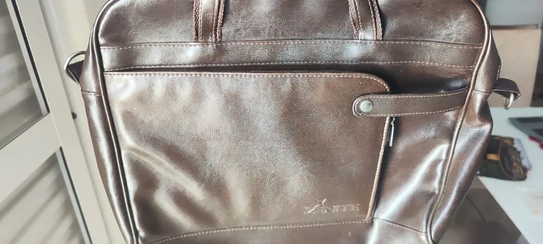 Bolsa executiva de couro
