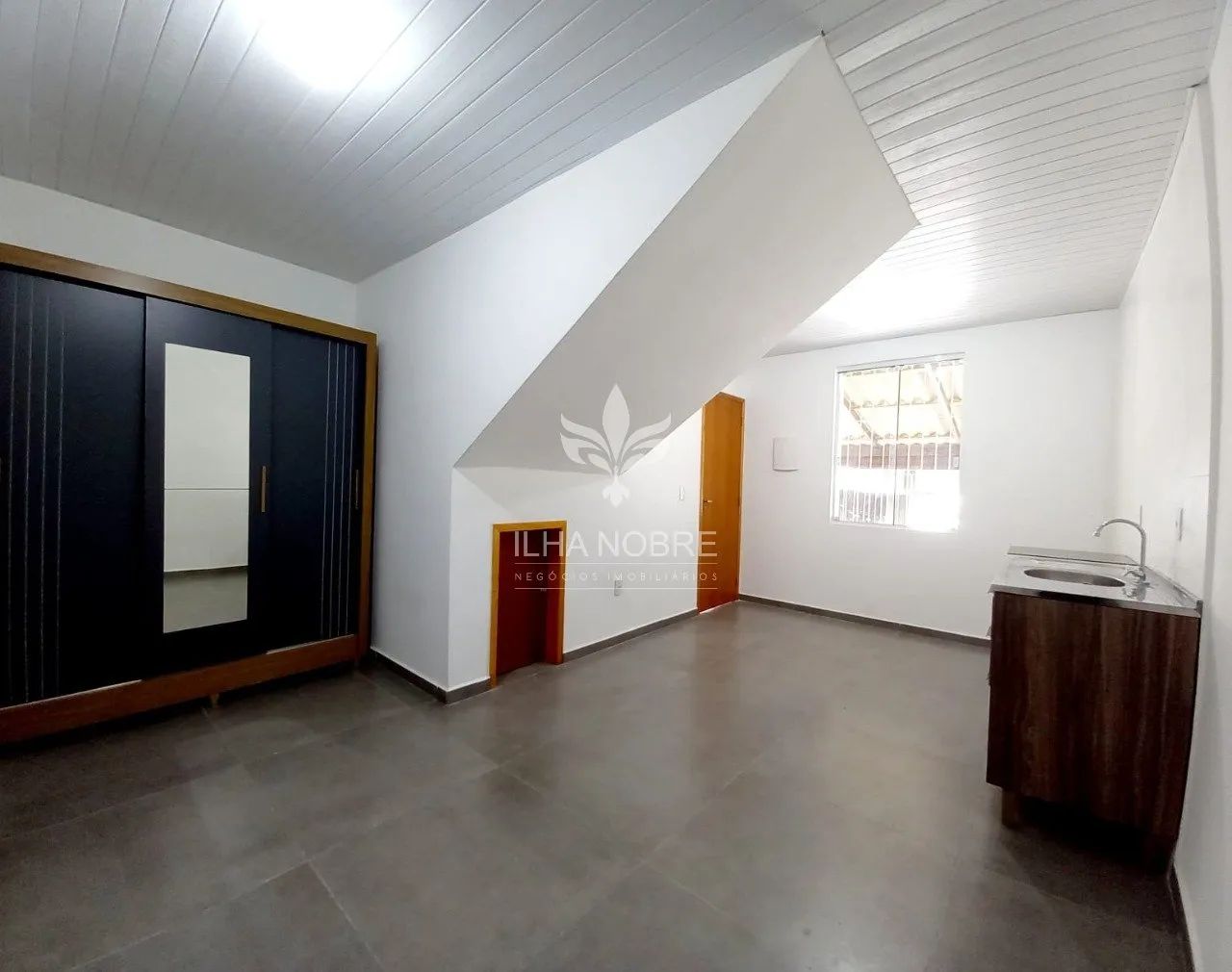 Studio mobiliado para alugar no Centro Florianópolis