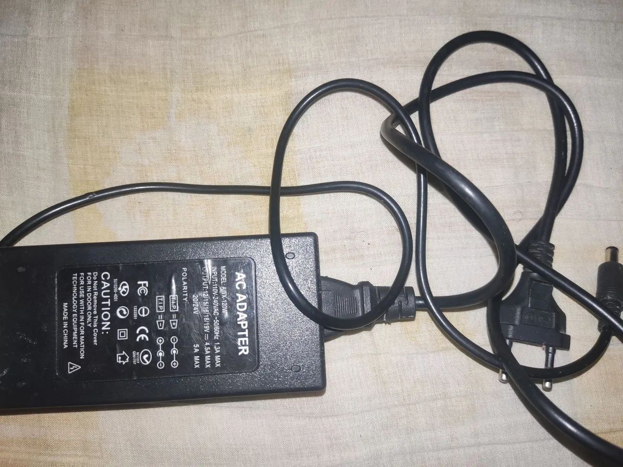 Fonte de alimentação de 12 até 24 volts - Foto 2