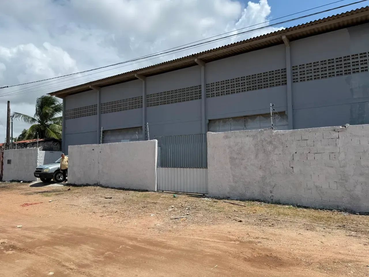 ALUGO Galpão no Renascer 300m² Por trás da Projecta