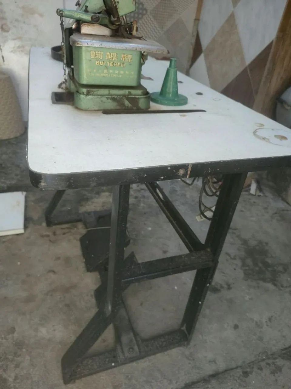 Máquina industrial overlok  - Foto 5