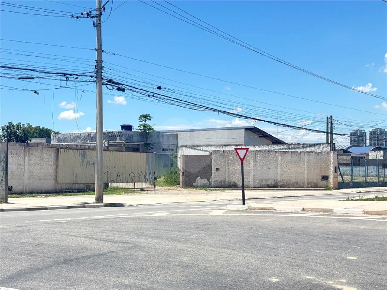 Terreno à venda em Vila suissa - SP