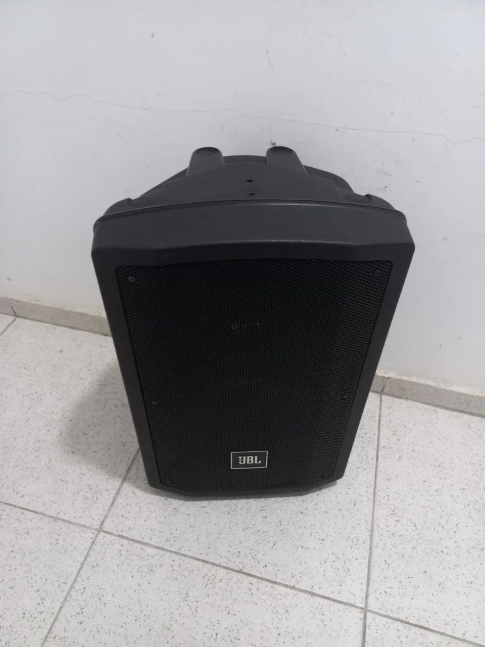Caixa Ativa JBL JS-12BT profissional