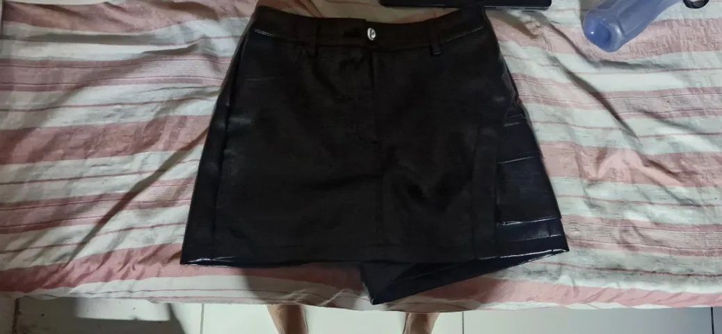 Short saia de couro tamanho pp