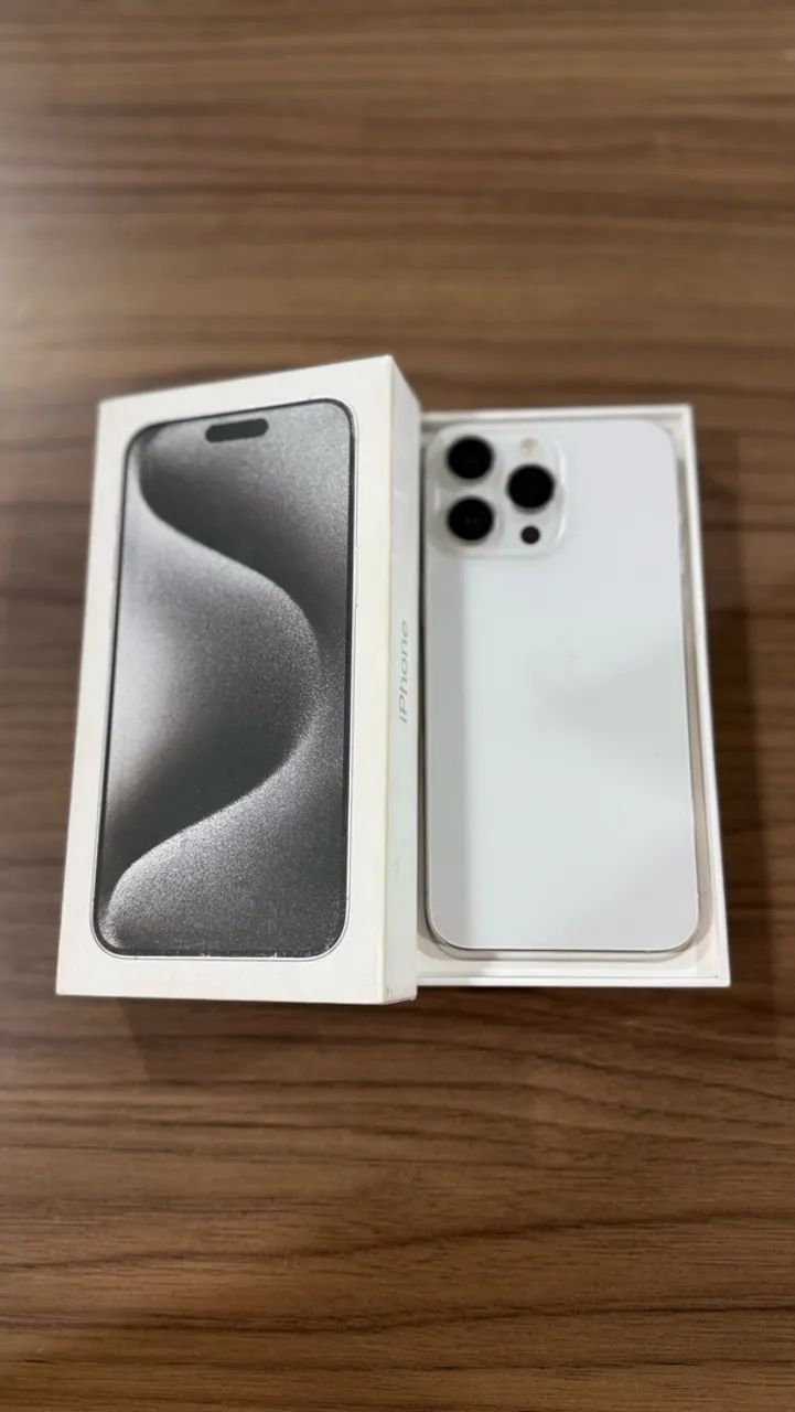 iPhone 15 Pro Max 256GB Titânio Branco | Impecável | Caixa + Cabo Original
