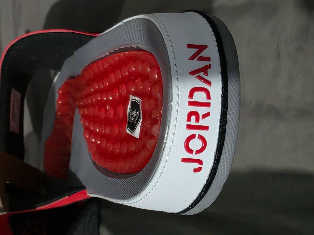 Chinelo jordan 4 hydro toro bravo 46br - Foto 3