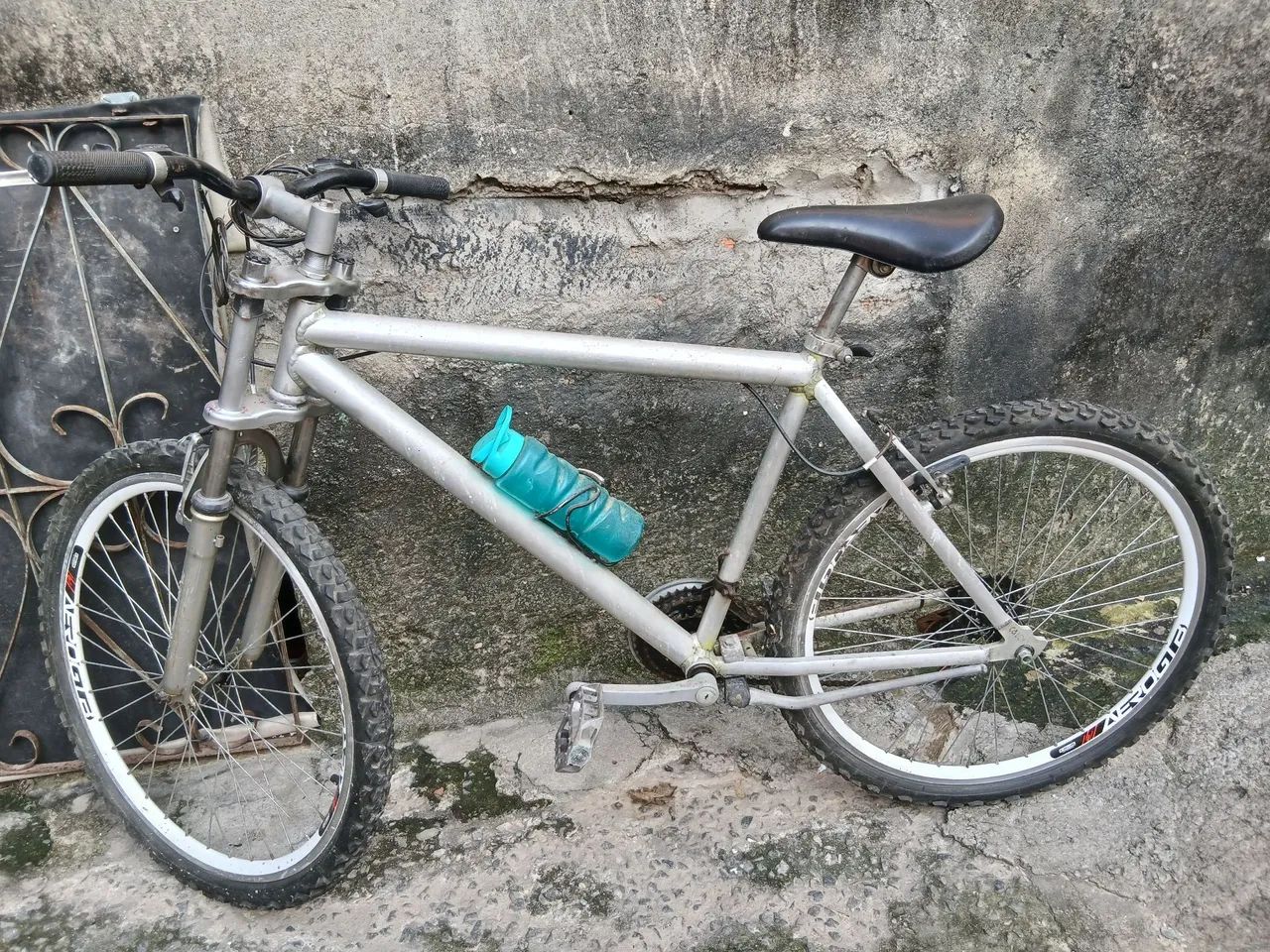 Bicicleta de alumínio, reliquia.
