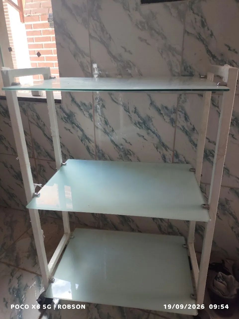 Mesinha de quarto com prateleiras  - Foto 4