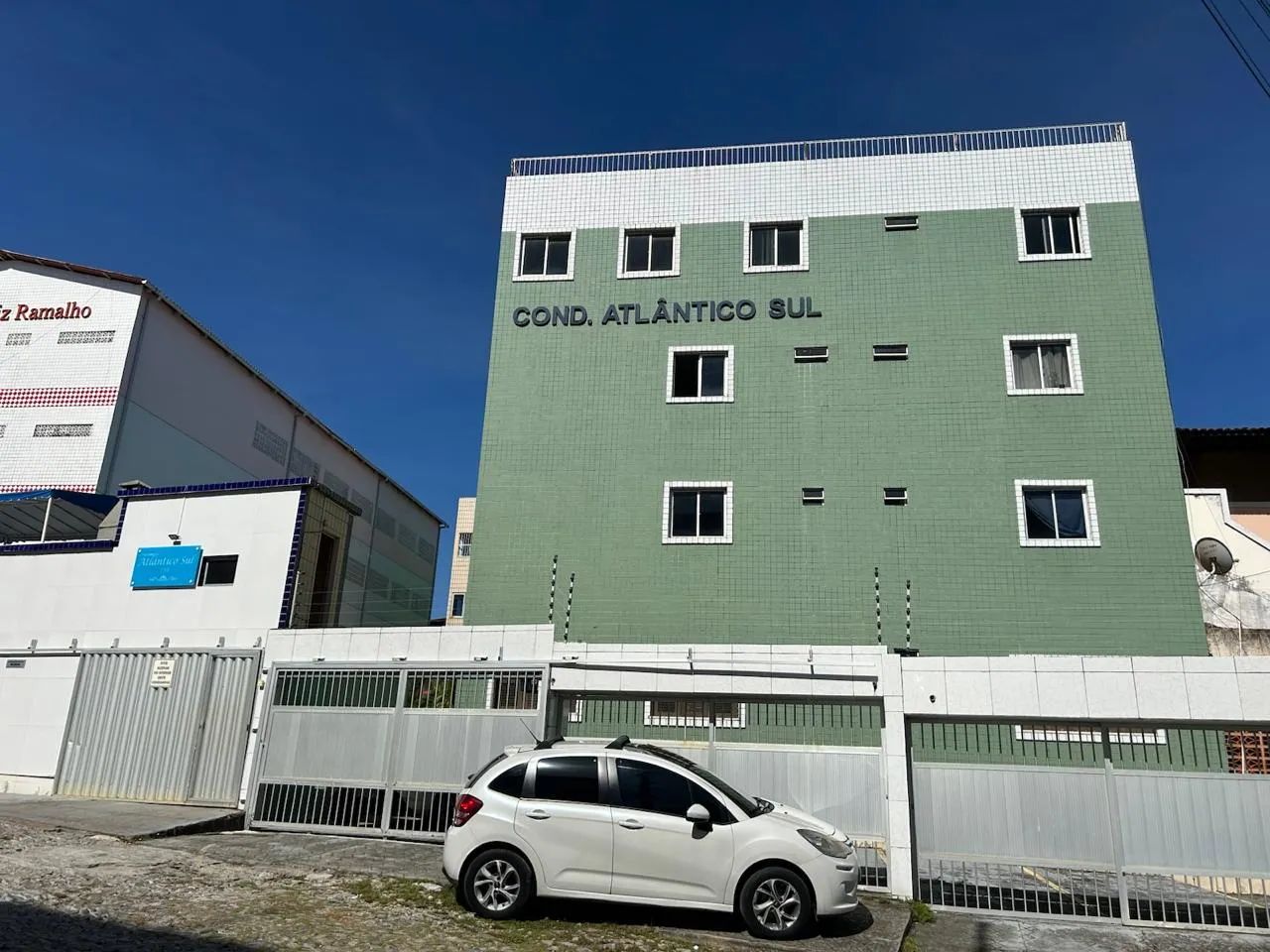 APARTAMENTO para alugar na cidade de CAUCAIA-CE