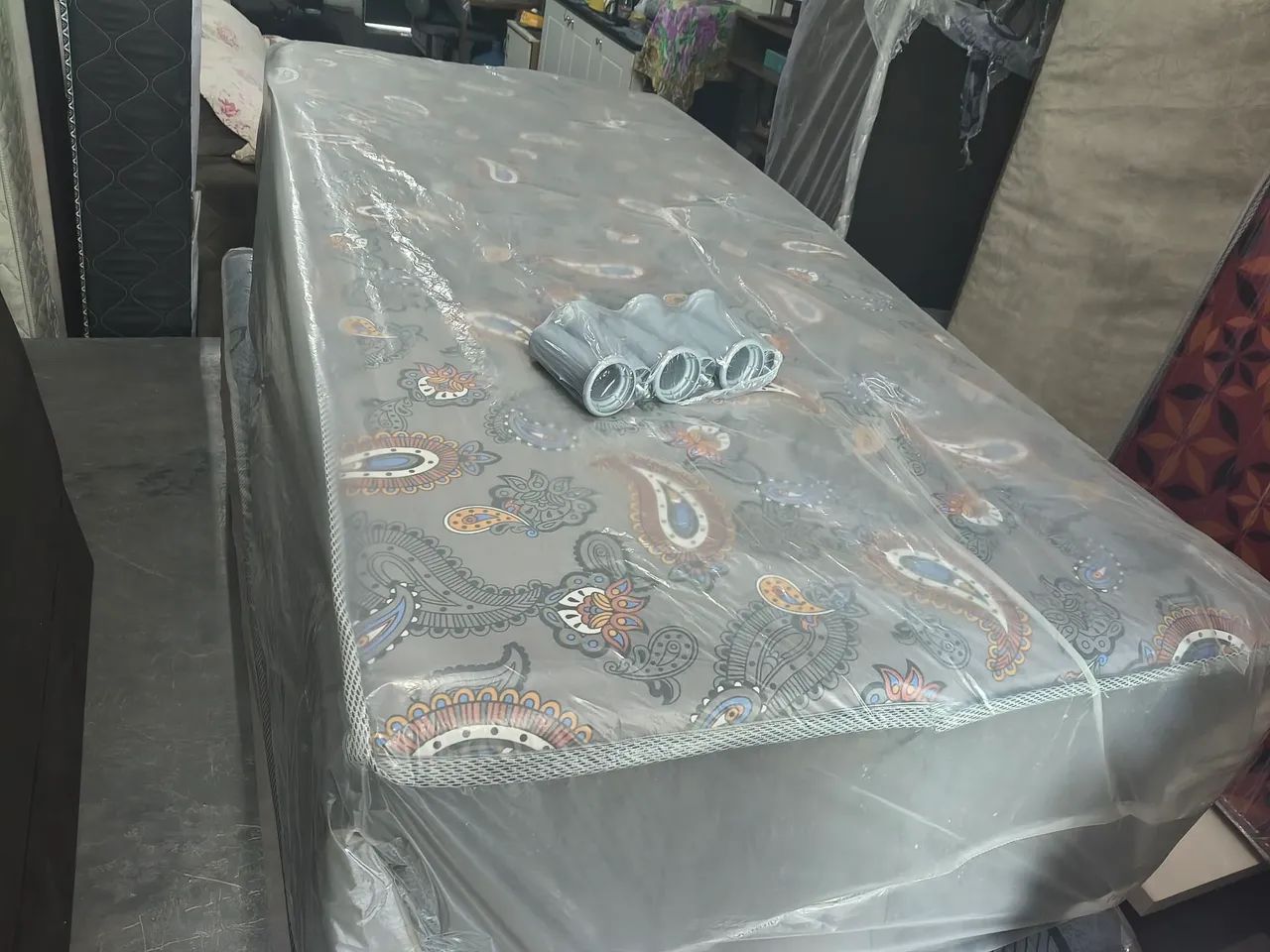 CAMA BOX SOLTEIRO ESPUMA NOVA R$330- ENTREGO  - Foto 3