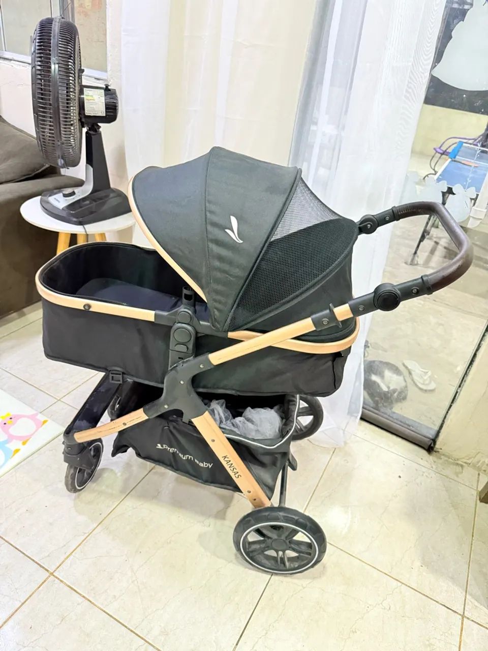 Carrinho de bebê premium com bebê conforto 