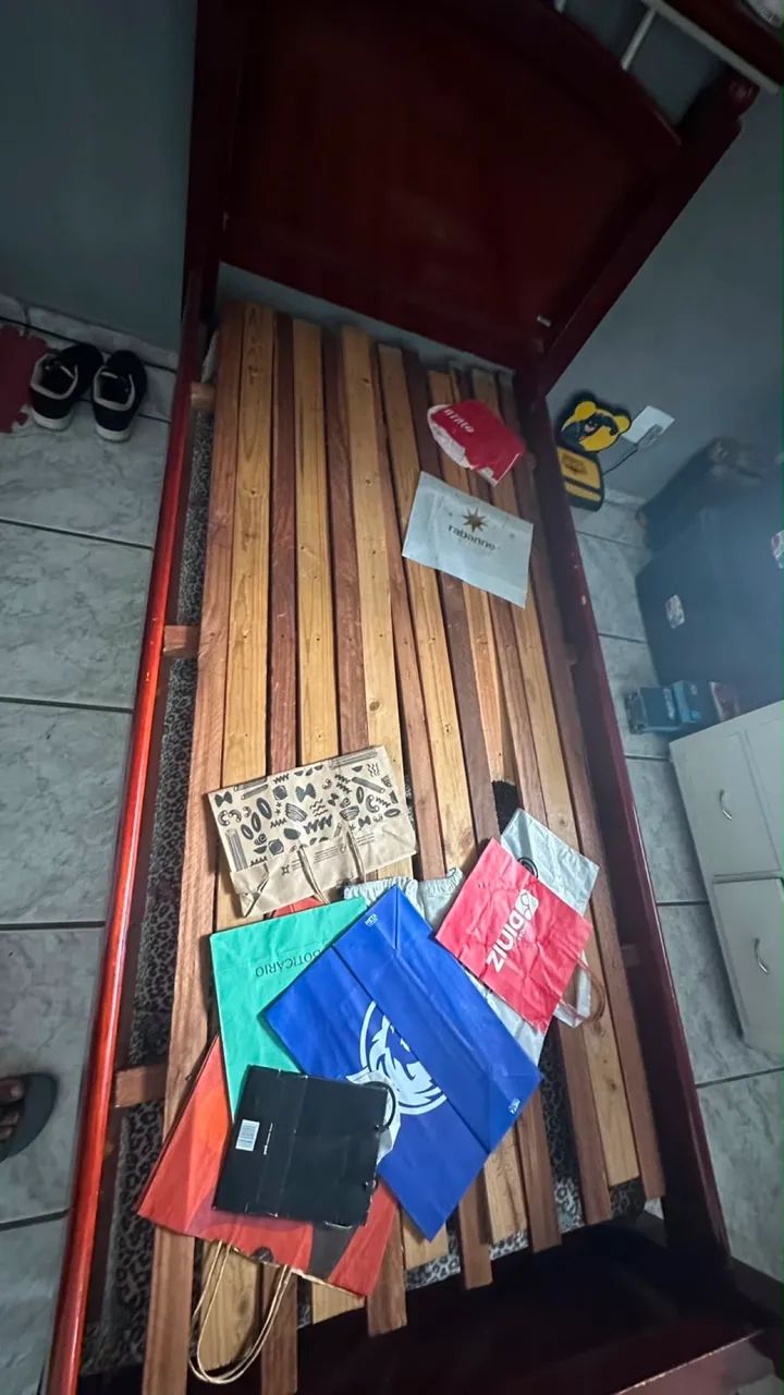 Vendo cama de Solteiro - Foto 2