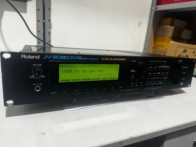 Módulo Roland JV2080 - Instrumentos musicais - Porto Grande, São