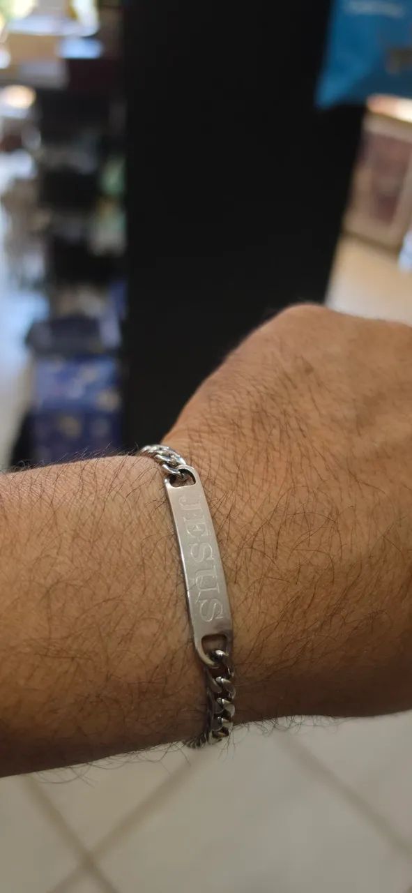 Pulseira com Escrita "JESUS" Unissex - Nova - Foto 2
