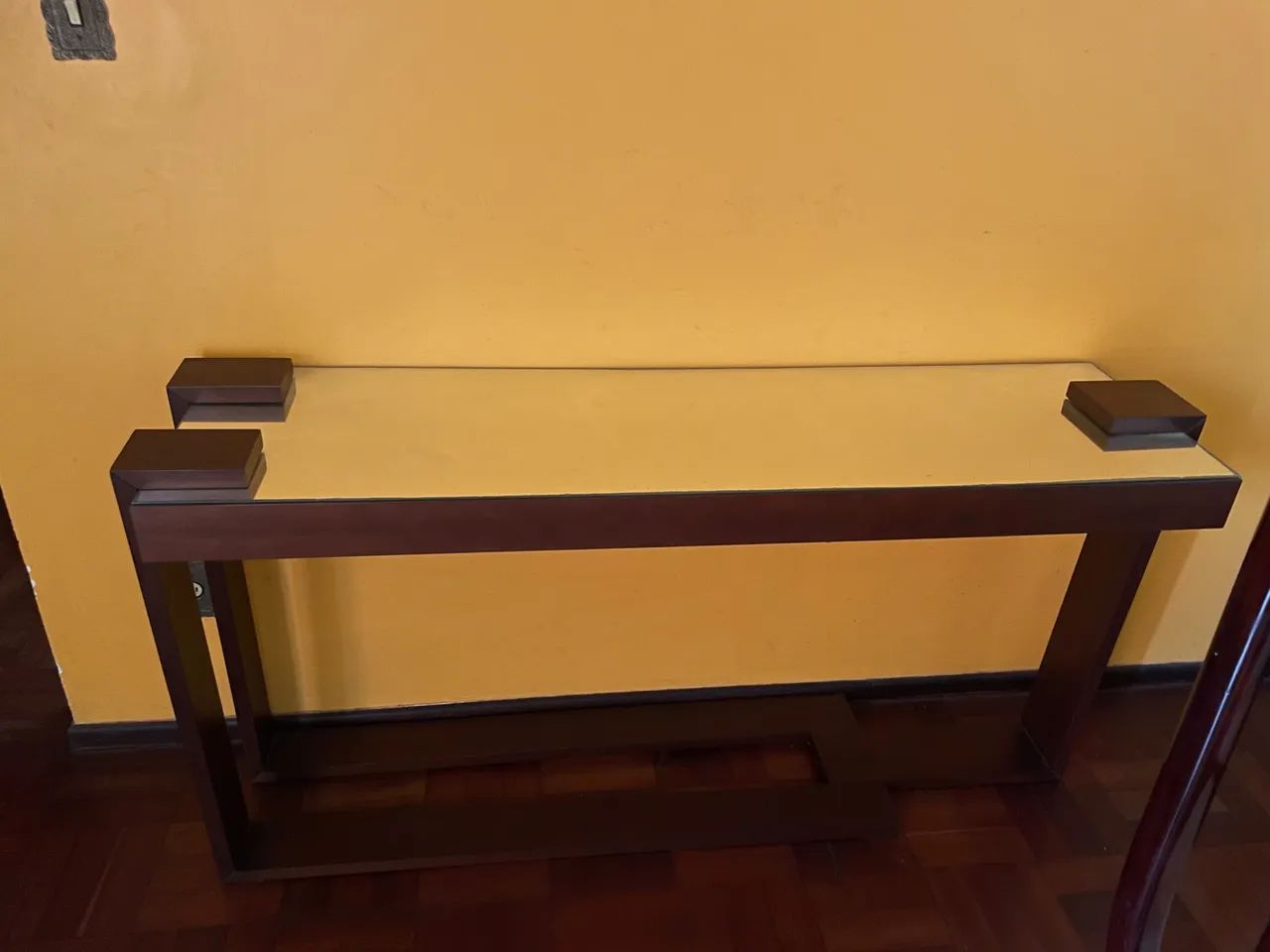Mesa de madeira com tampo de espelho  - Foto 4