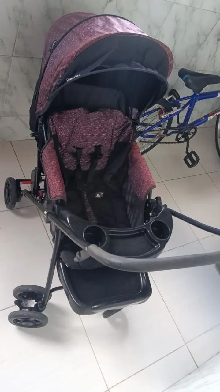 Vendo carrinho de bebê e esse acento vai grátis  - Foto 4