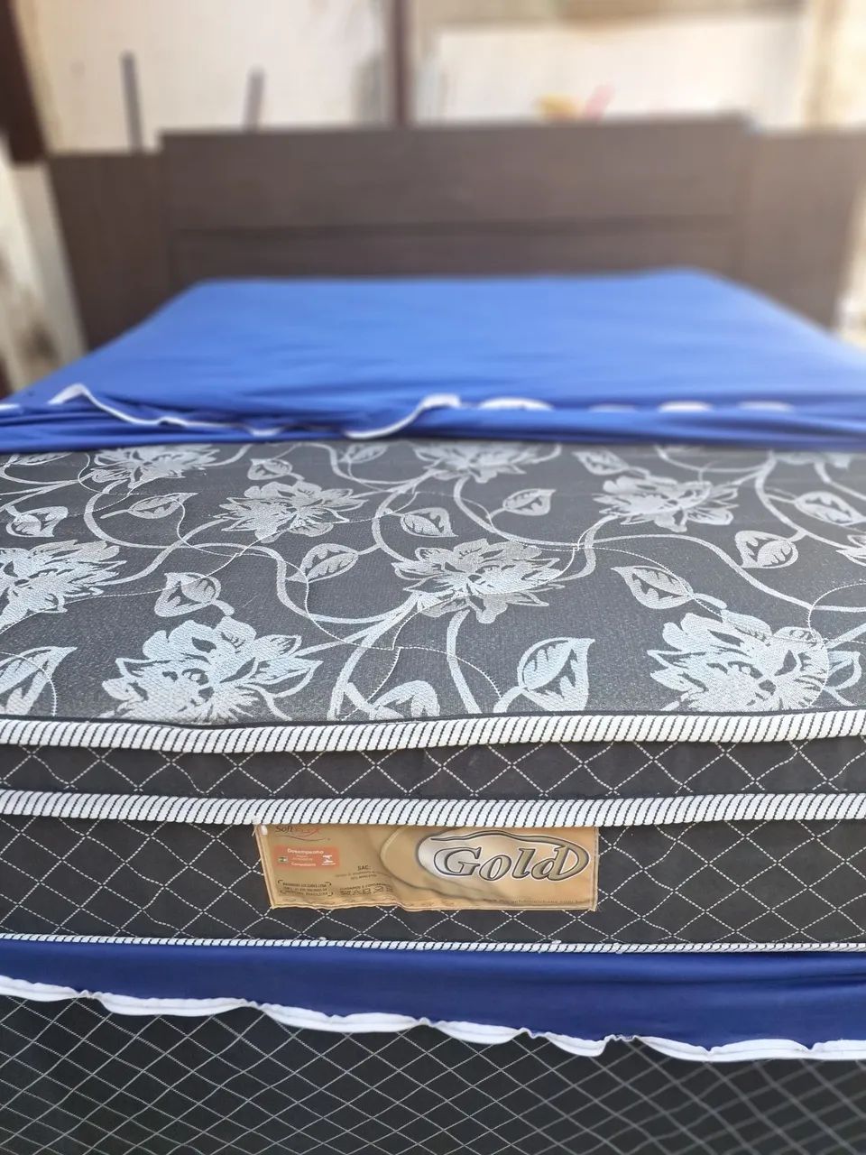 CAMA BOX COM CABECEIRA COMPLETA