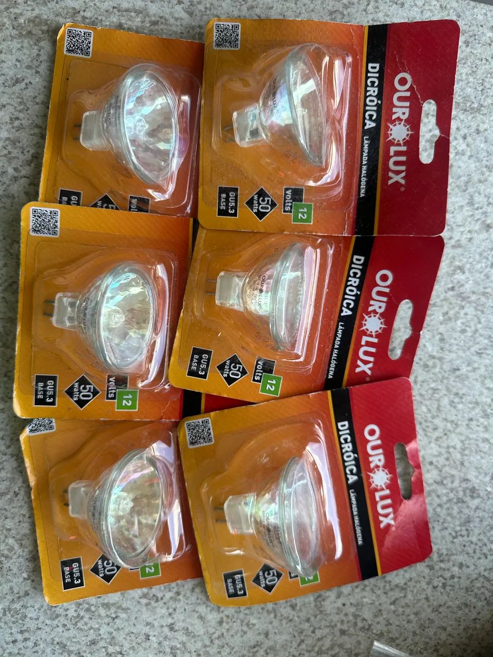 Vendo 6 lâmpadas dicróicas halógenas OUR LUX novas, nunca usadas, na embalagem original.