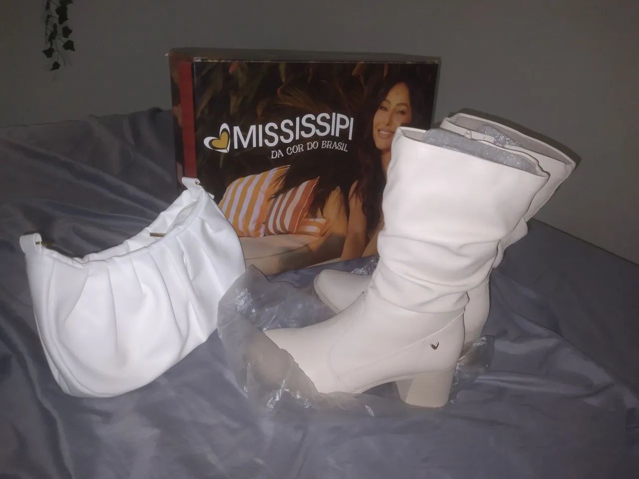 Bota slouch mississipi e bolsa branca 