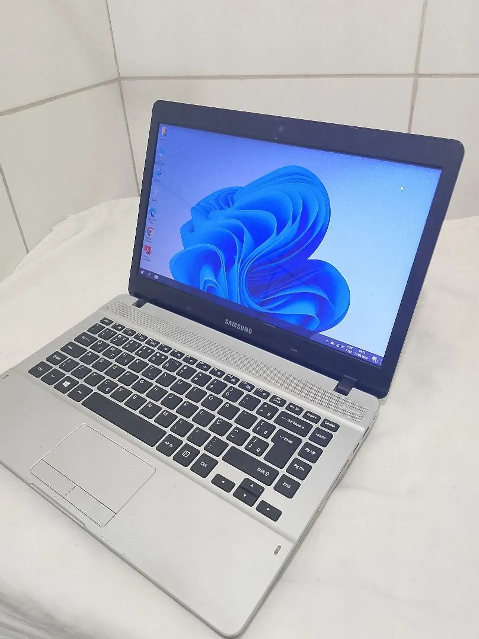 Vendo notebook Samsung core i3 