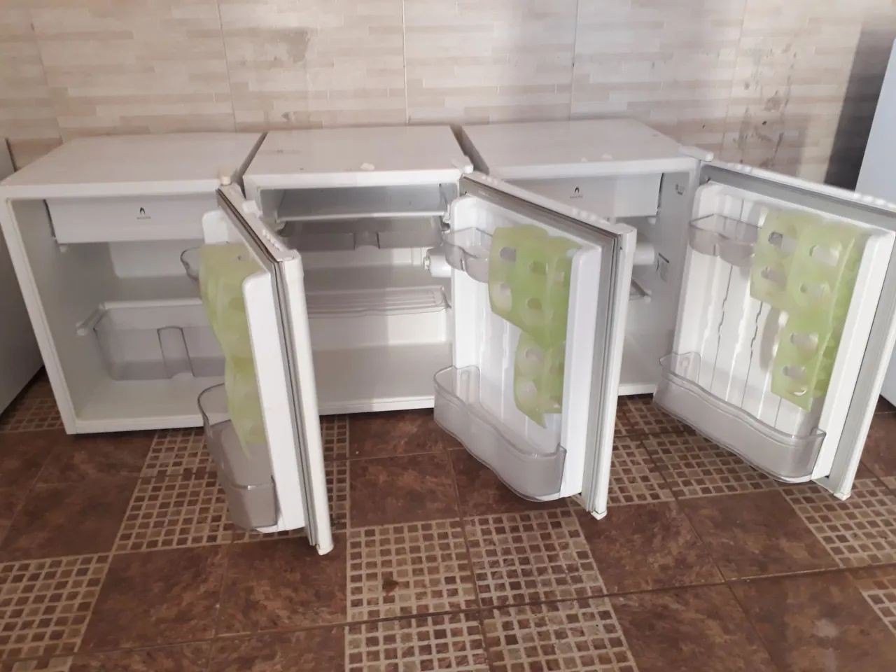 Frigobar cônsul 80 litros 220V  - Foto 2