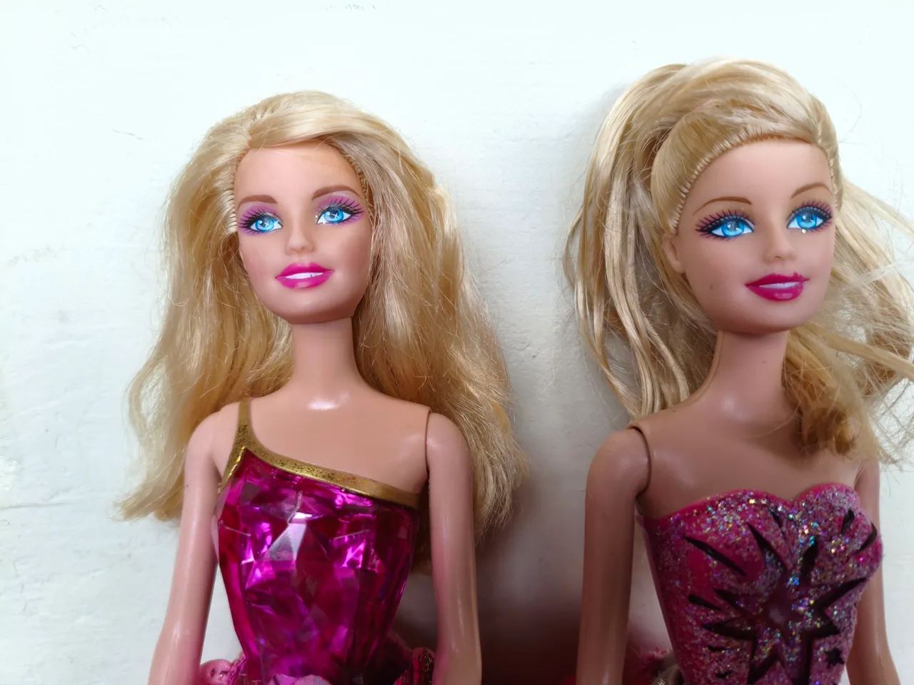 Duas Barbies com defeitos - Foto 3