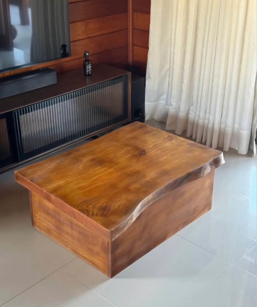 Mesa de centro em madeira pinus