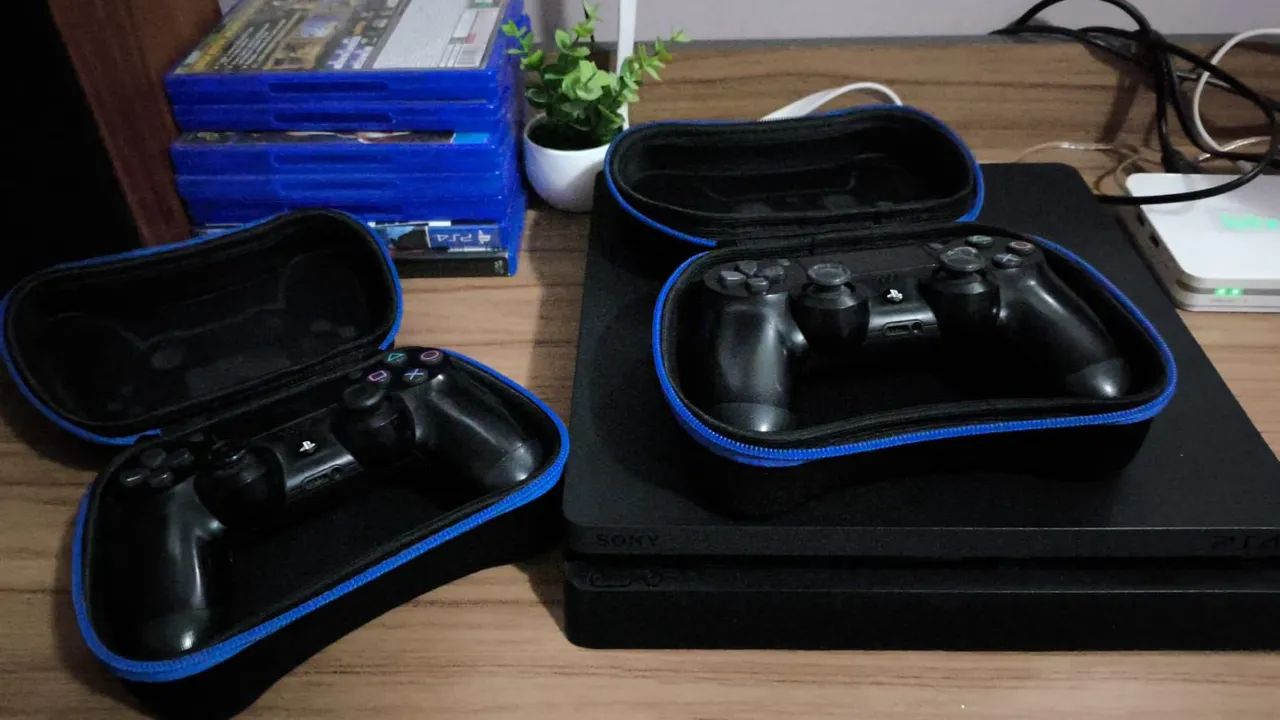 Vende ps4 slim com 2 controles - Foto 2