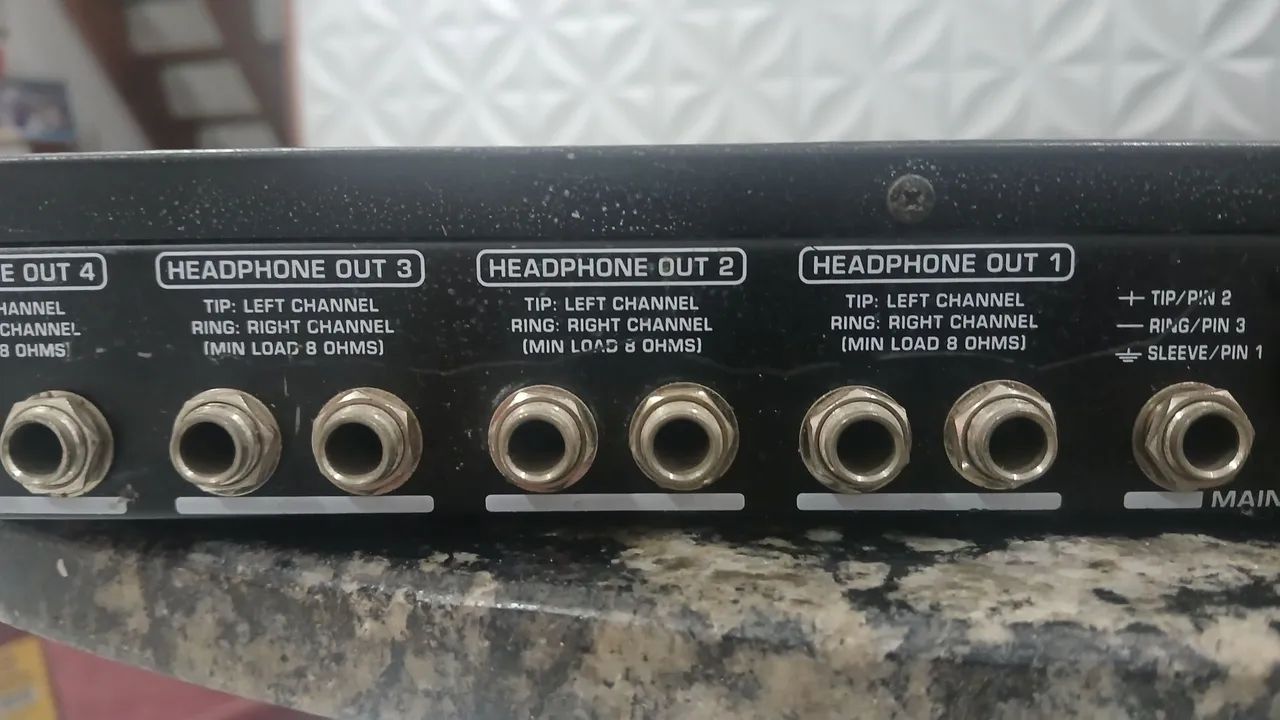 Amplificador de fone Behringer. - Foto 2