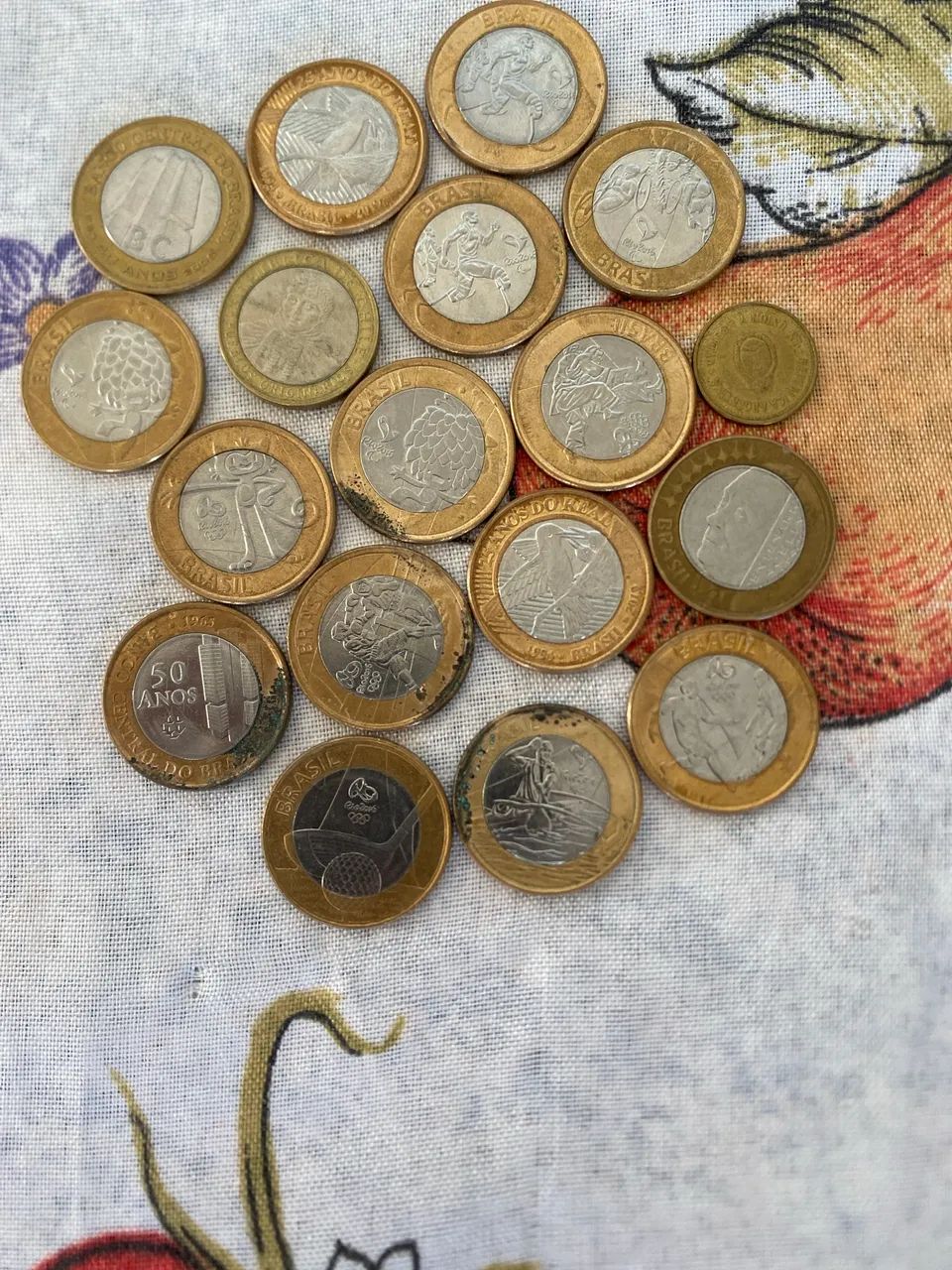 Moedas antigas 50 anos!  aceito propostas 