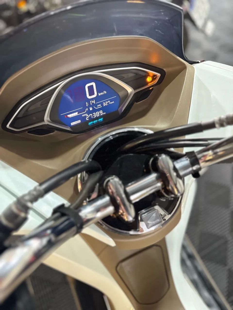 Honda PCX DLX  - Foto 4