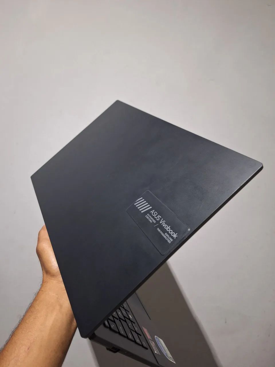 Notebook Asus Ryzen 5 ,8GB Ram DDR5, SSD 256gb ,(semi novo,Está