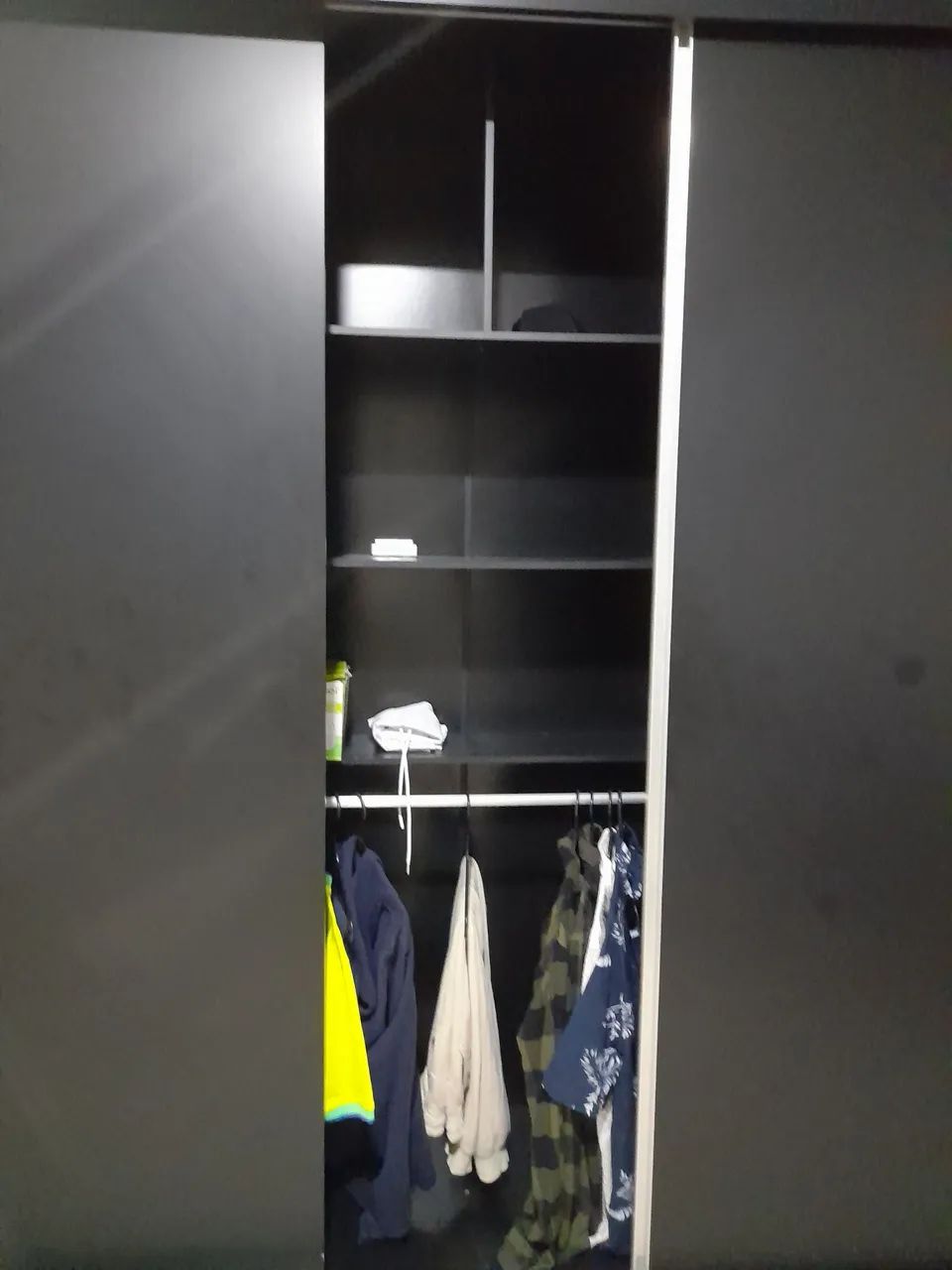 Guarda roupa preto - Foto 3