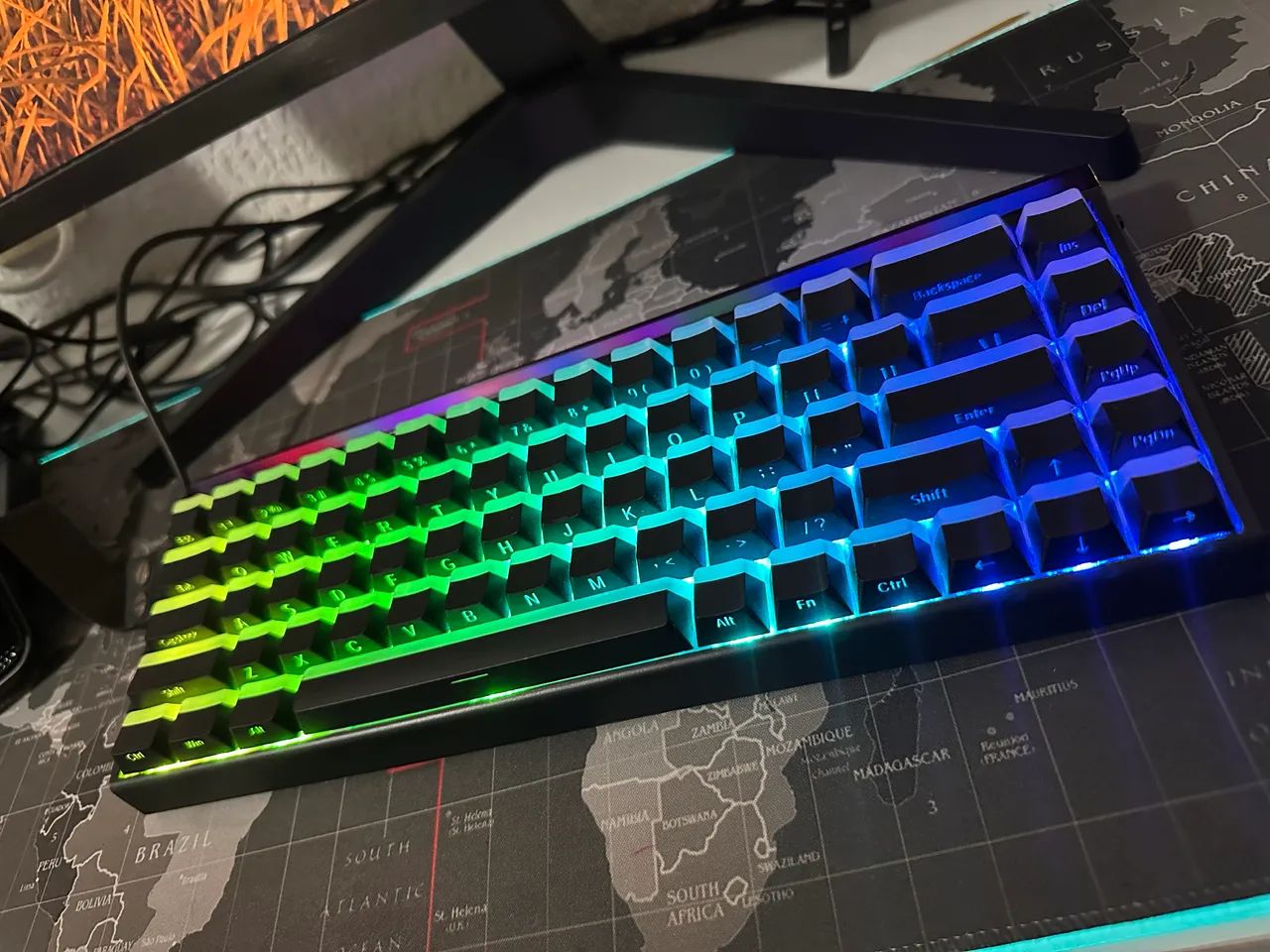 TECLADO AULA HERO 68