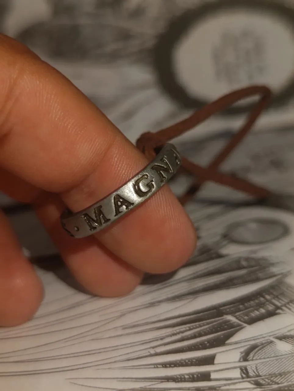 OPORTUNIDADE | Colar Anel Sir Francis Drake Uncharted 3 Original - Foto 2